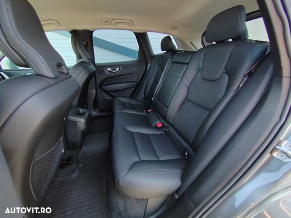 Volvo XC 60 B4 D Geartronic Momentum Pro - 14