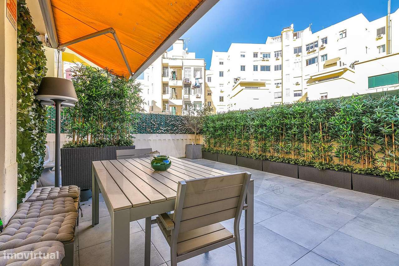 T4 remodelado com terraço de 120m2 | Rua Rodrigo da Fonseca - Grande imagem: 3/39