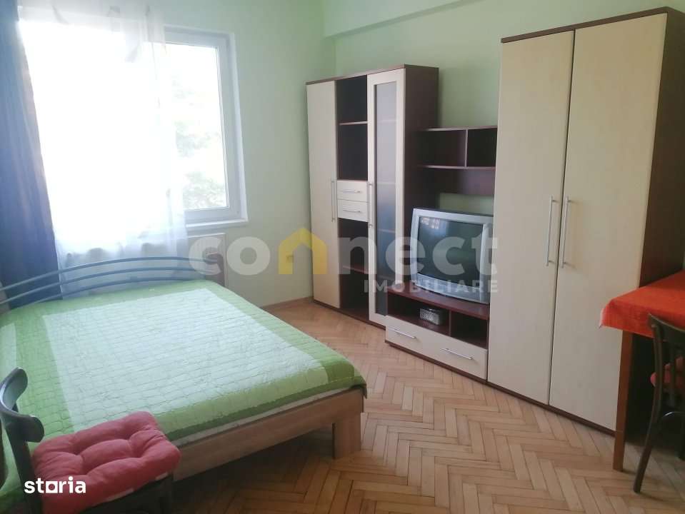 Vanzare apartament  cu o camera /etaj 2 /  Zona Ultracentrala-0
