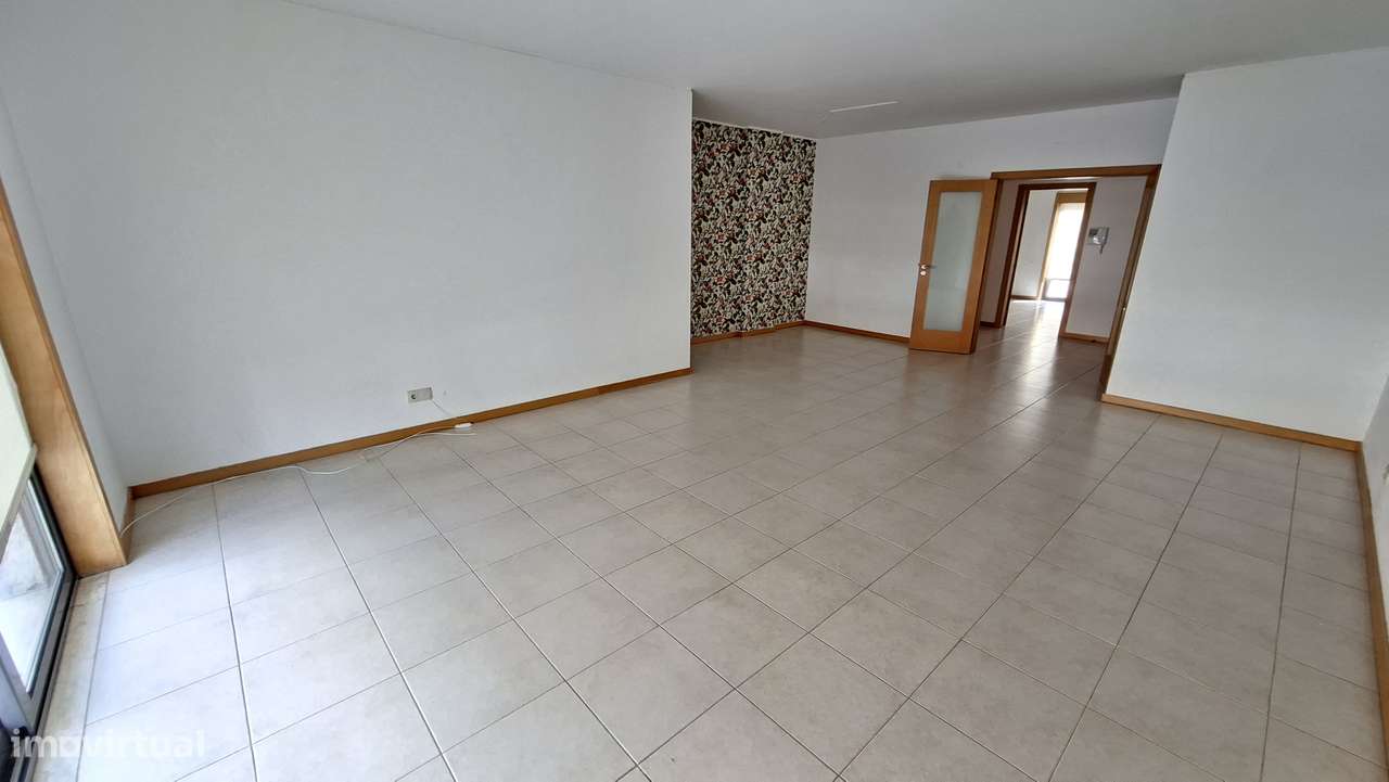 Apartamento T3 com 236m², Garagem, Lugar  estacionamento  Pinhal Novo - Grande imagem: 3/22