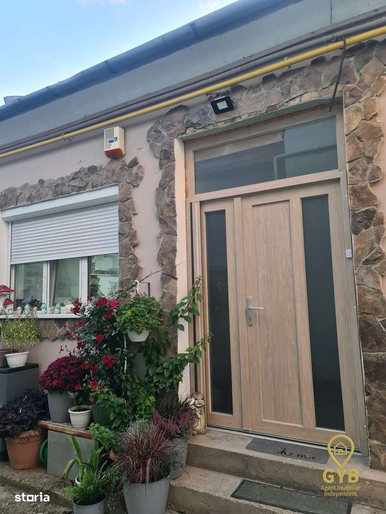 Casă cu 5 camere,  S+P+Mansarda-zona centrală Oradea(Strada Primariei)-17