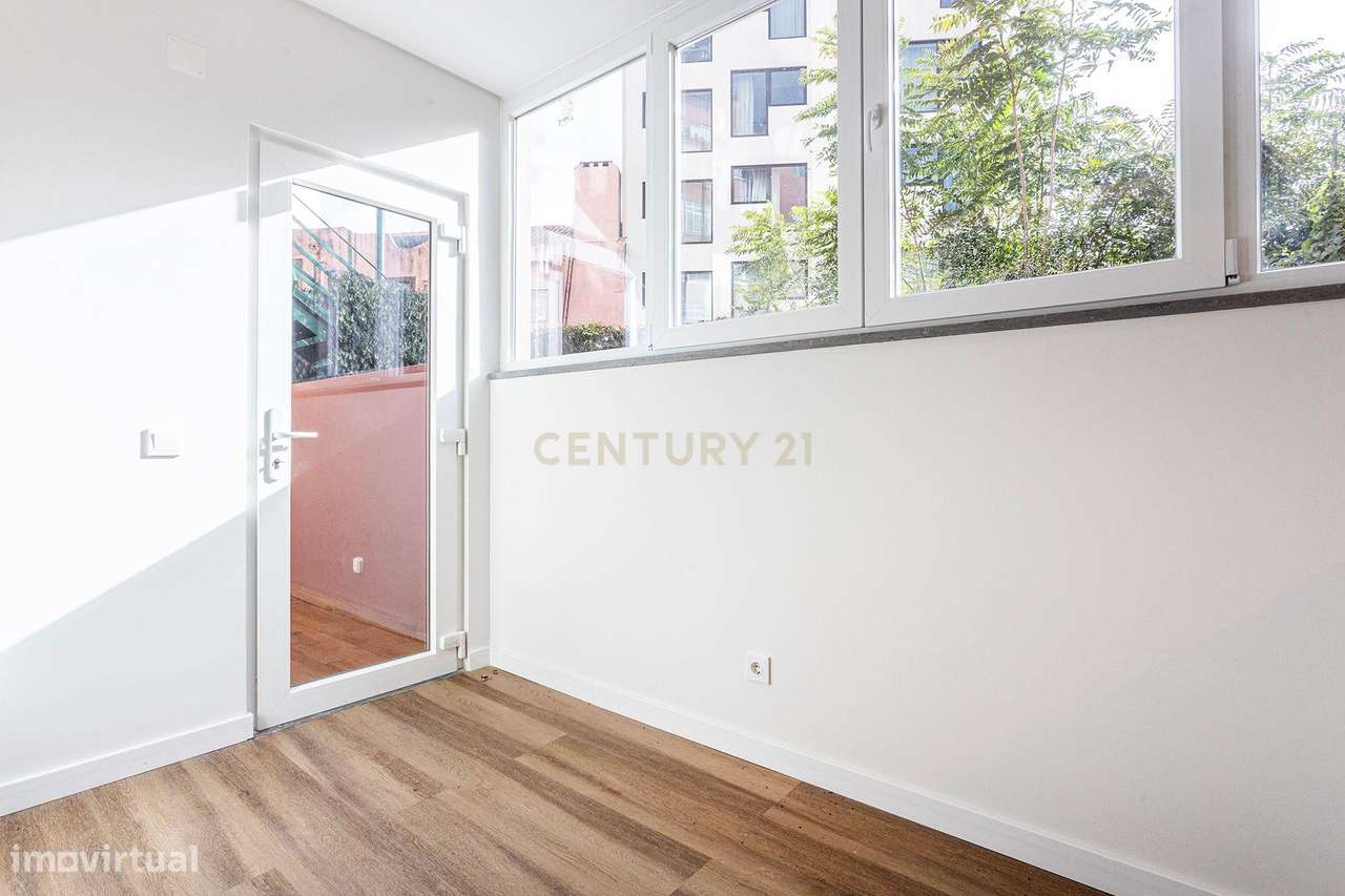 T2 com Pátio Privativo entre o Largo do Rato e o Jardim da Estrela - Grande imagem: 5/25