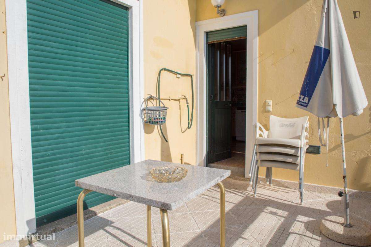 Quarto - localizado em Campanhã Porto - Grande imagem: 4/7