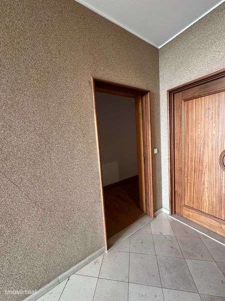 Escritório na Trofa com possiblidade de Converter em Habitação - Grande imagem: 5/10