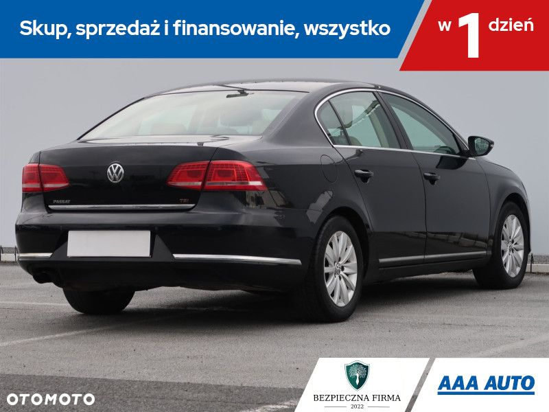 Volkswagen Passat - 6