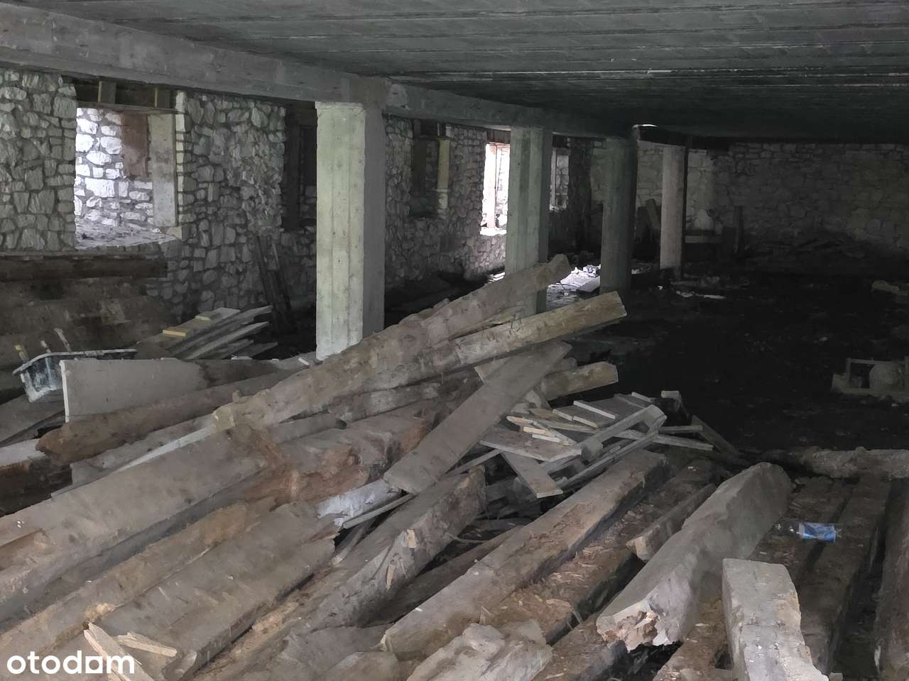 Zabytkowy Młyn, budynki gospodarcze, rzeka, las-15