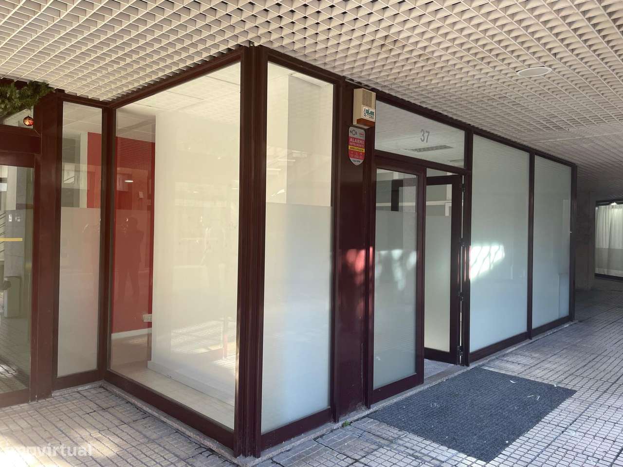 Loja no centro de Gaia - Grande imagem: 2/8