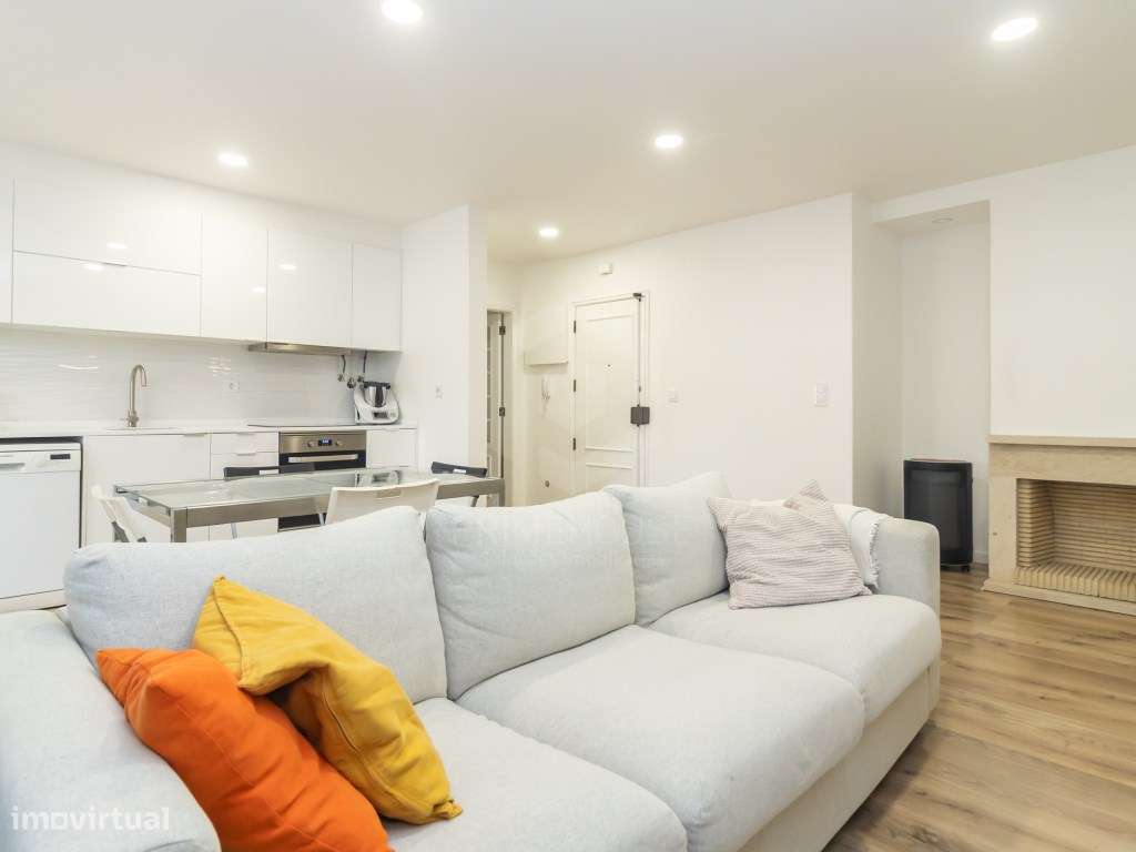 Apartamento T2 remodelado - Quinta de Sto. António a 600 metros da ... - Grande imagem: 2/40