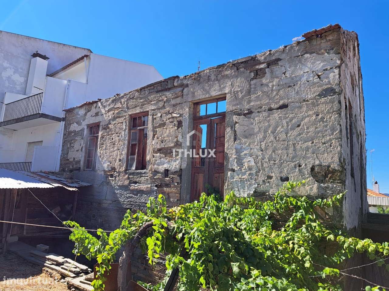 Casa em Ruína para Reconstrução com Projeto Aprovado para AL – Vila N - Grande imagem: 2/6