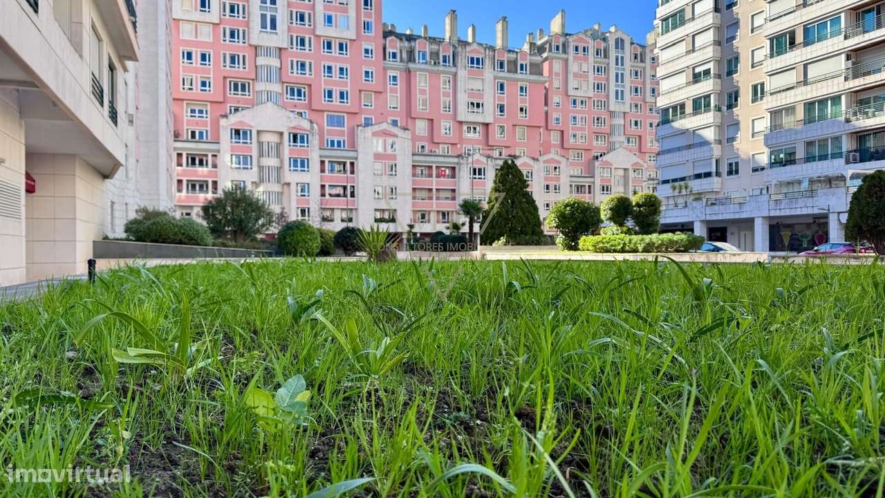 Escritório Exclusivo em Zona nobre  de Lisboa. Oportunidade no Lumiar,-0