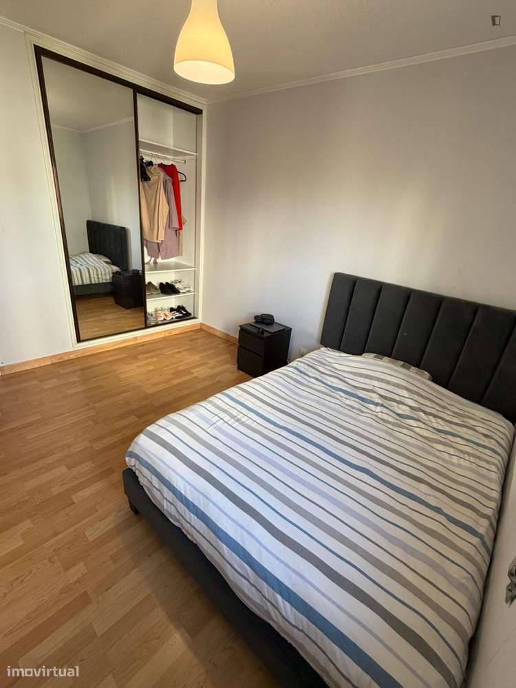 Quarto - localizado em Lisbon - Grande imagem: 5/7