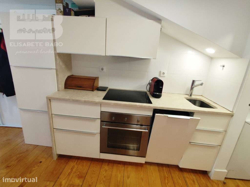 **Apartamento T1 em Campolide com Vista Deslumbrante sobre Monsanto**-27