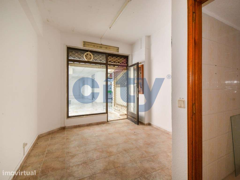 Espaço Comercial em Galeria -Mercês, Sintra - Ótimo Investimento-2