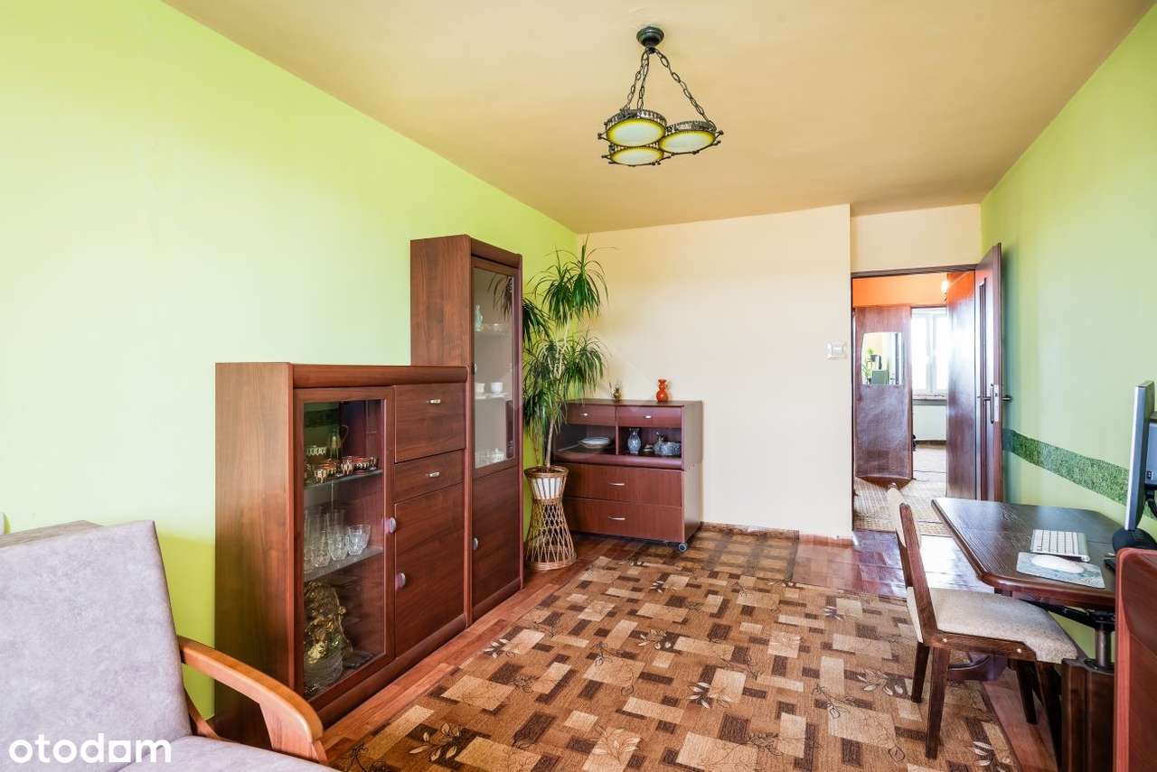 42 m2 - 2 pokojowe mieszkanie z osobną kuchnią obok pętli autobusowej!-0