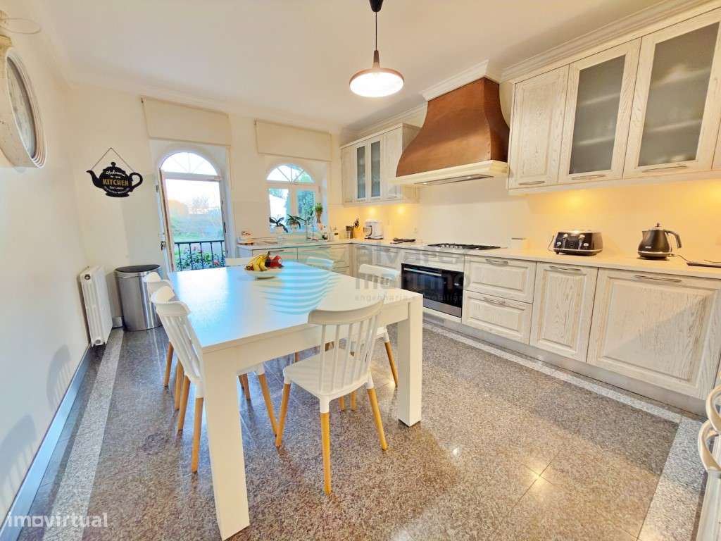 Moradia V5 com terreno com 2075m2, vista de mar-18