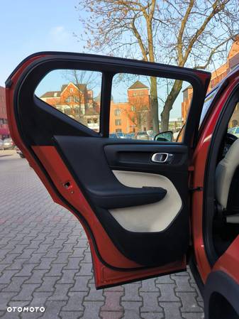 Volvo XC 40 D3 Geartronic Momentum Pro - 30