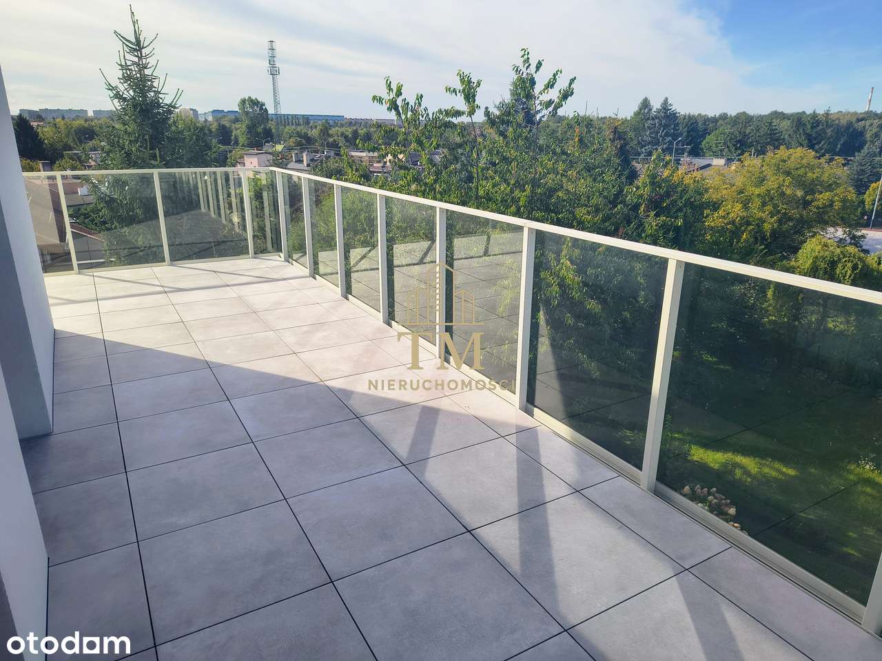 Julianów - dwukondygnacyjny apartament z tarasem i ogródkiem-4