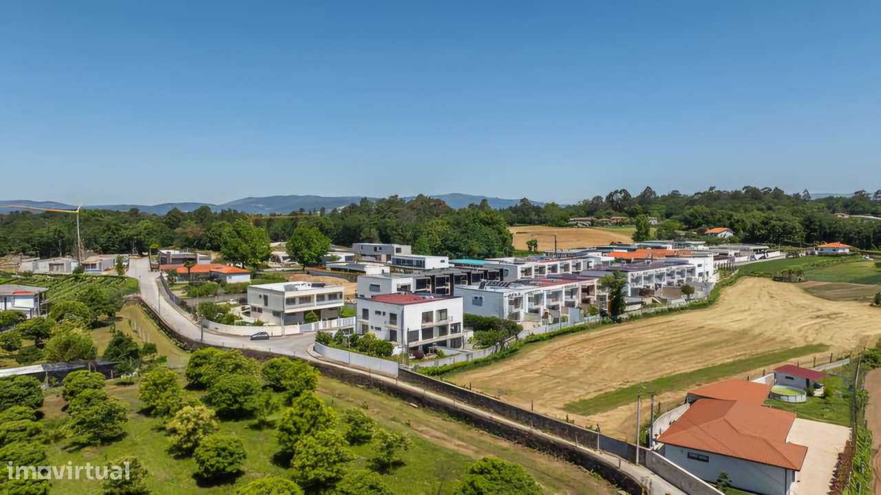 Moradia T4 com 2 Suites em Dume - Braga-44