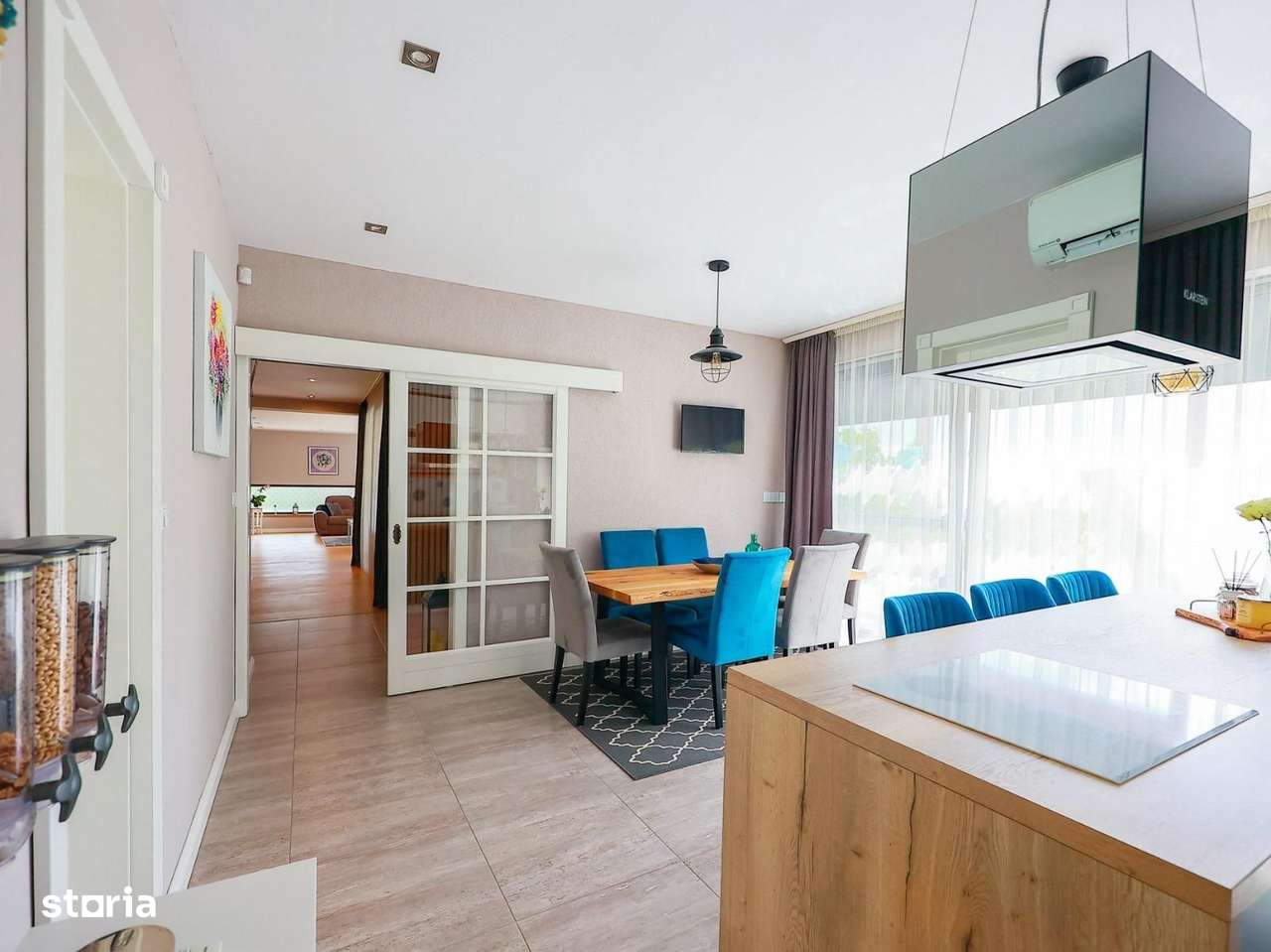 Vilă cu piscină, mobilată și utilată. Comision 0%. 410.000 Euro neg-10