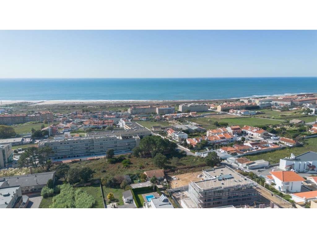 Apartamento T2 com Terraço A 400 Metros da Praia-15