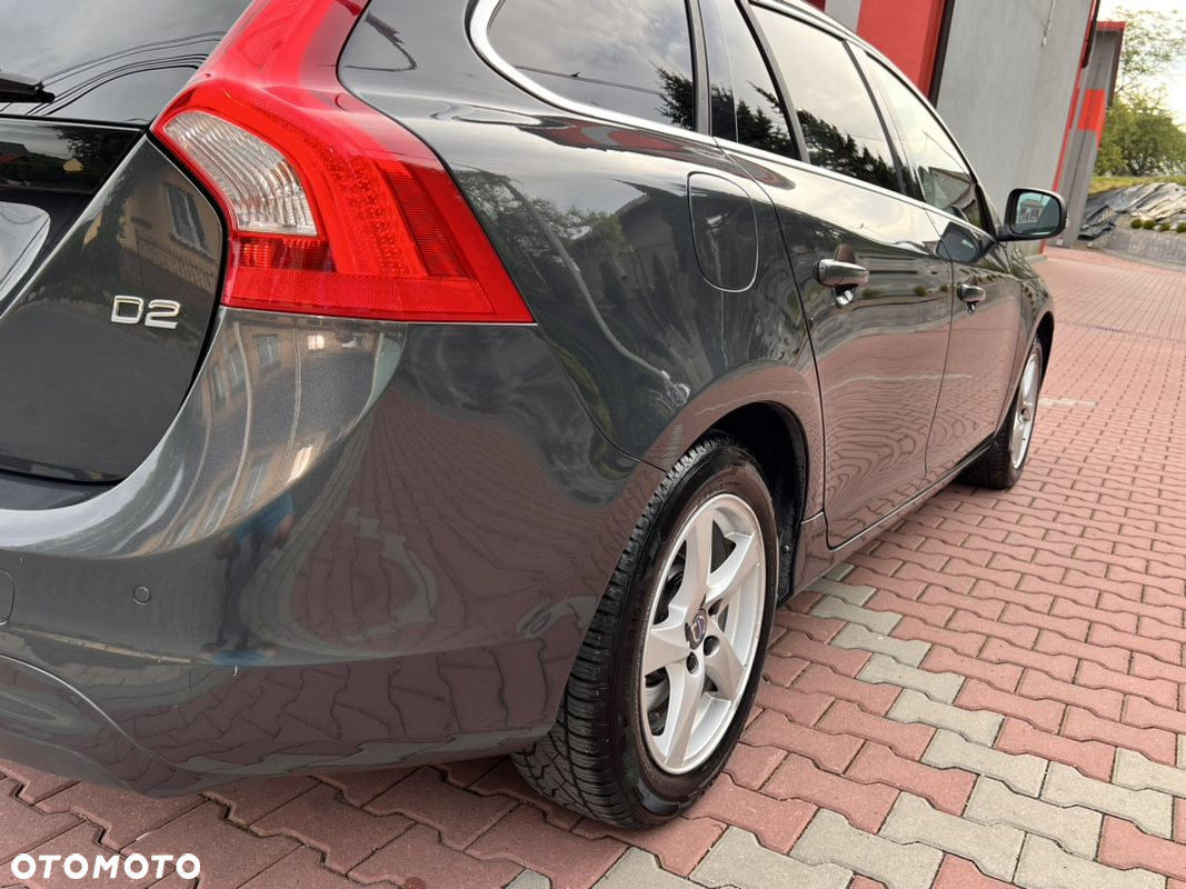 Volvo V60 D2 Drive-E Momentum - 17