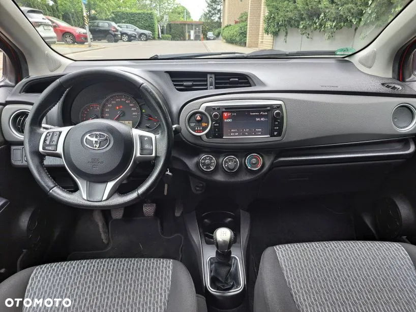 Toyota Yaris 1.0 Premium - 11