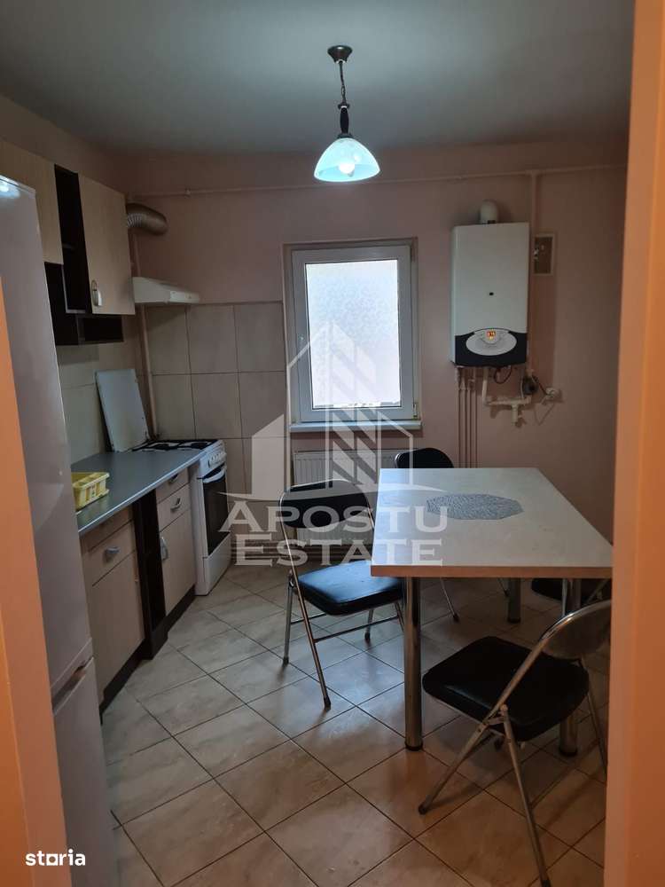 Apartament cu 2 camere in zona Complexului, centrala termica, etajul 2 - Imagine principală: 3/7