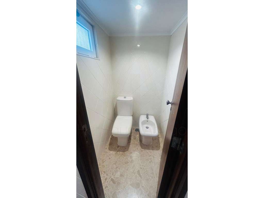 Moradia Isolada T3 em lote de 667m2 em Lagoa de Albufeira, Sesimbra-25