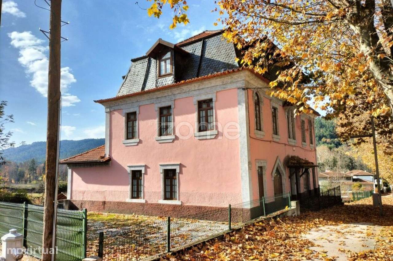 Edifício clássico na vila termal de Vidago - Grande imagem: 5/16