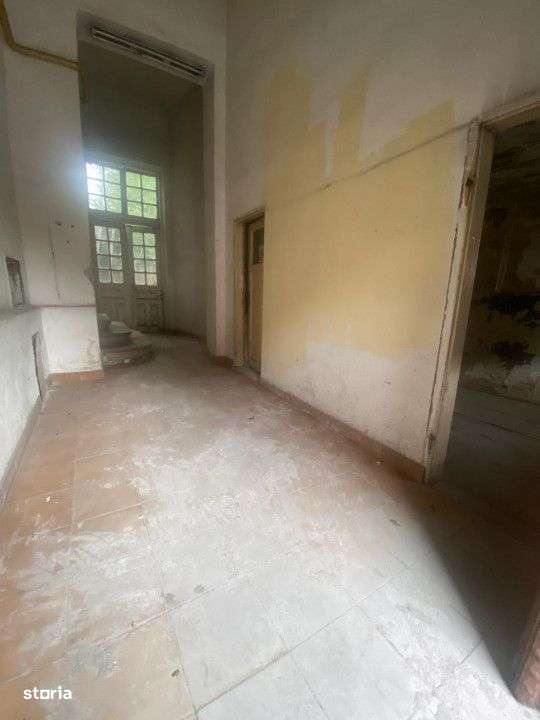 SE VINDE FOSTA CLINICA NECESITA RENOVARE IN ZONA CENTRALA FOISORUL DE - Imagine principală: 4/12