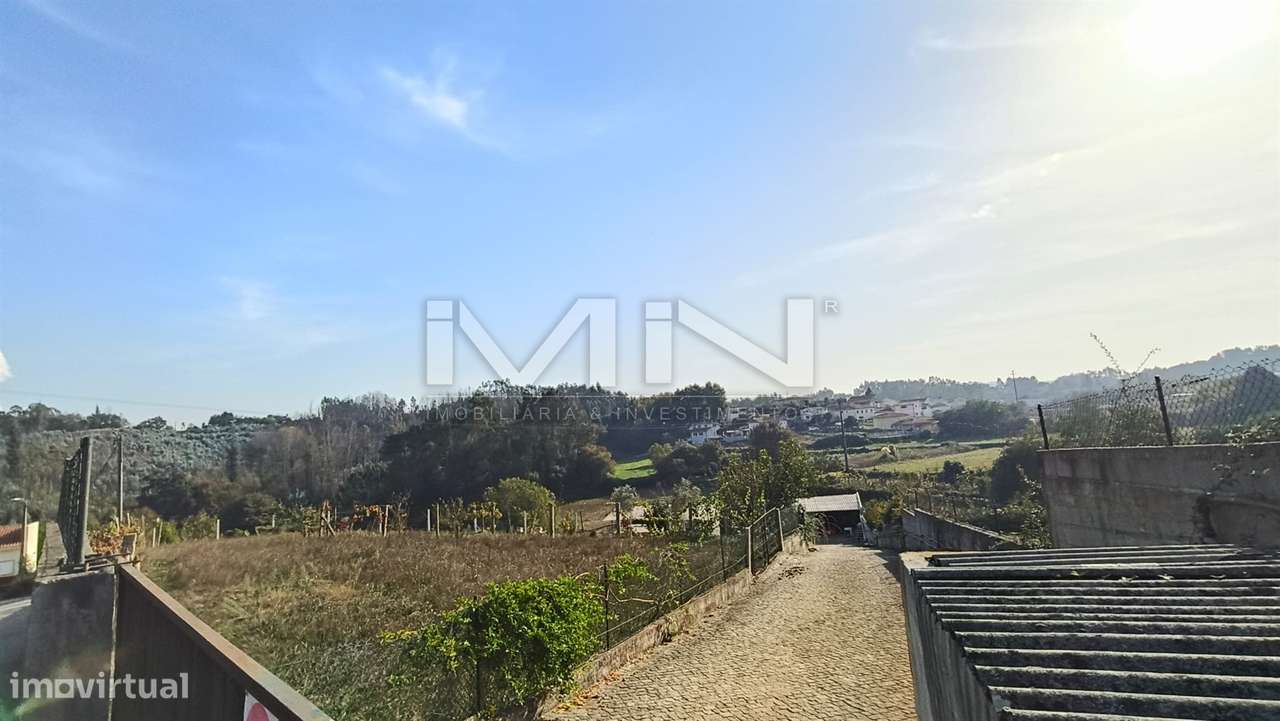 Terreno murado com construção - 2100m2-15