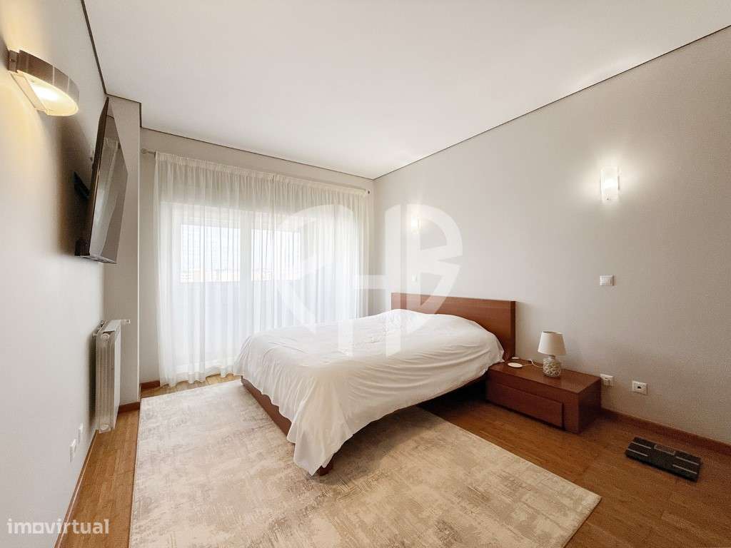 Apartamento T3+1 Duplex C/Terraço 250m2 // Condominio-36