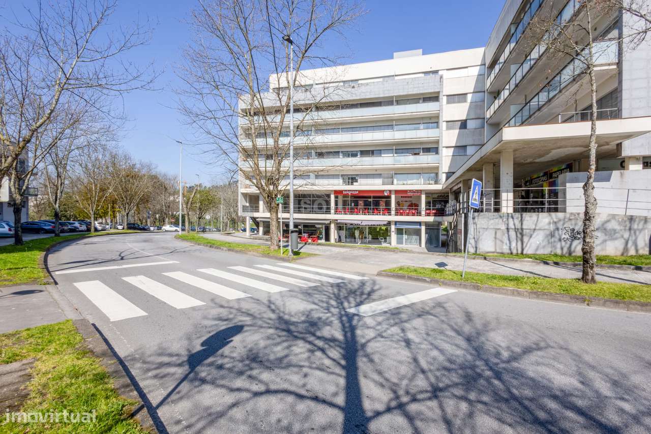 Loja comercial Junto à Universidade do minho-5