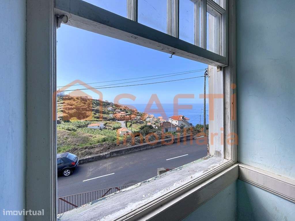 Vende-se moradia na Ribeira Brava com vista para o mar-0