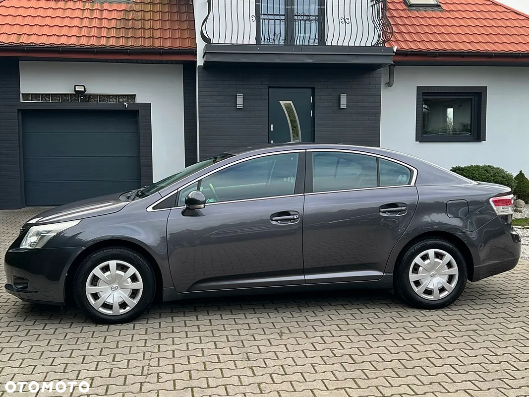 Toyota Avensis 1.8 Sol - 8