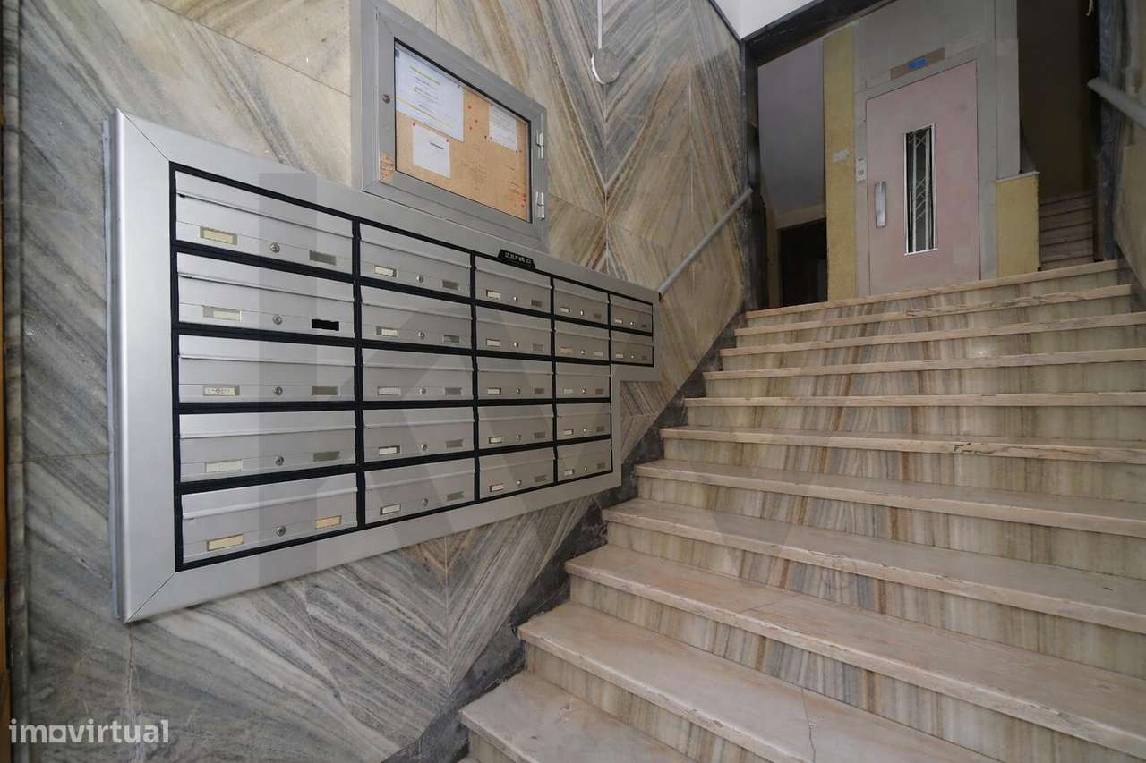 T2 Remodelado | Metro de Odivelas | Elevador | 2 WC | Luz Natural-14