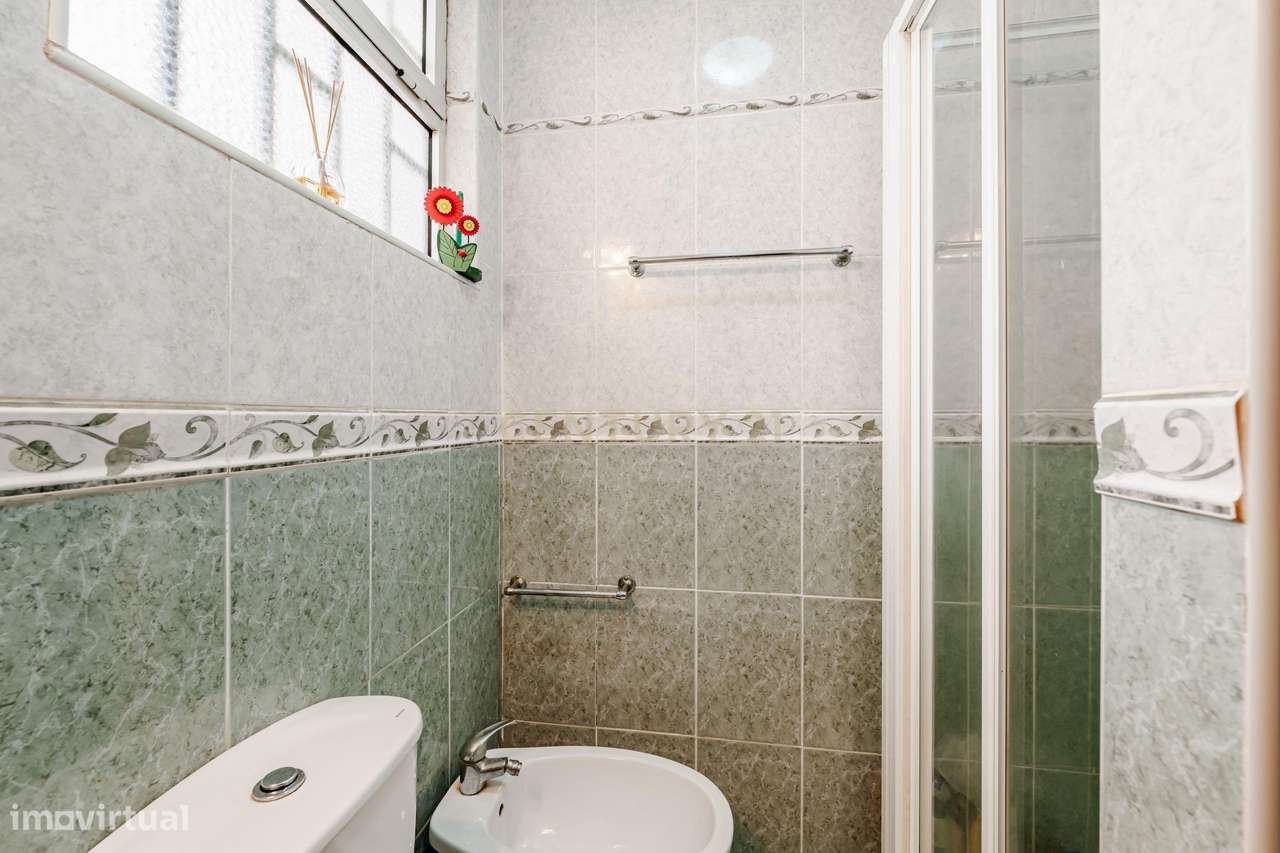 Apartamento T2 à venda na Praceta Dom João IV-8