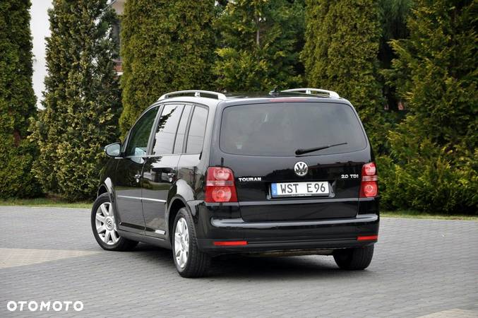 Volkswagen Touran - 14