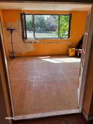 Vand casa singur in curte - Imagine principală: 4/4