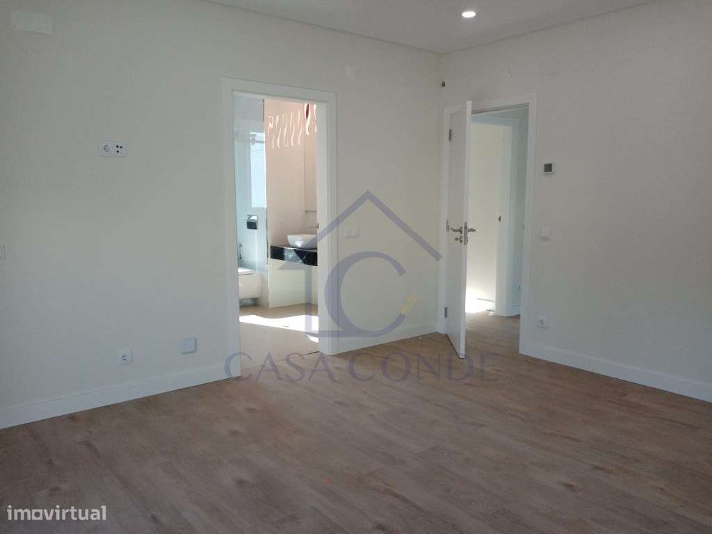 Moradia T4 Duplex com piscina, 180 m², acabamentos de luxo-22