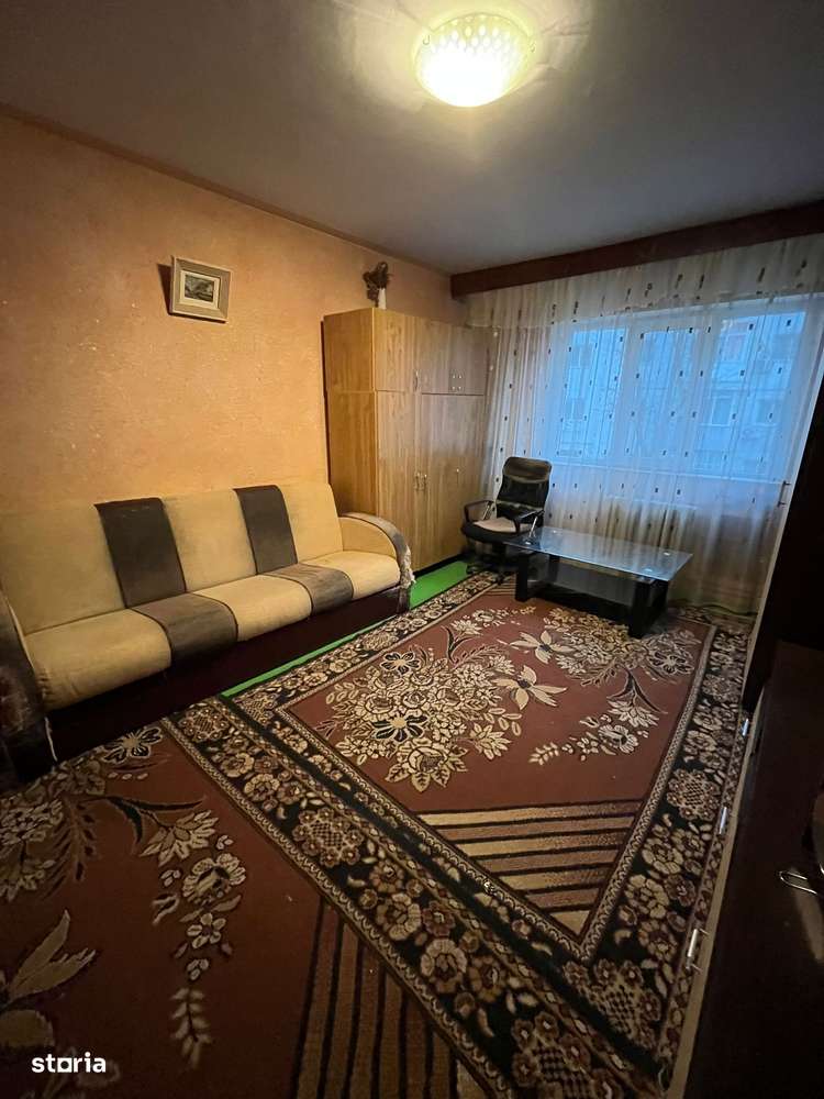 NICOLINA PRIMA STATIE-ap.1 camera, decomandat, liber, et.1/4!-6