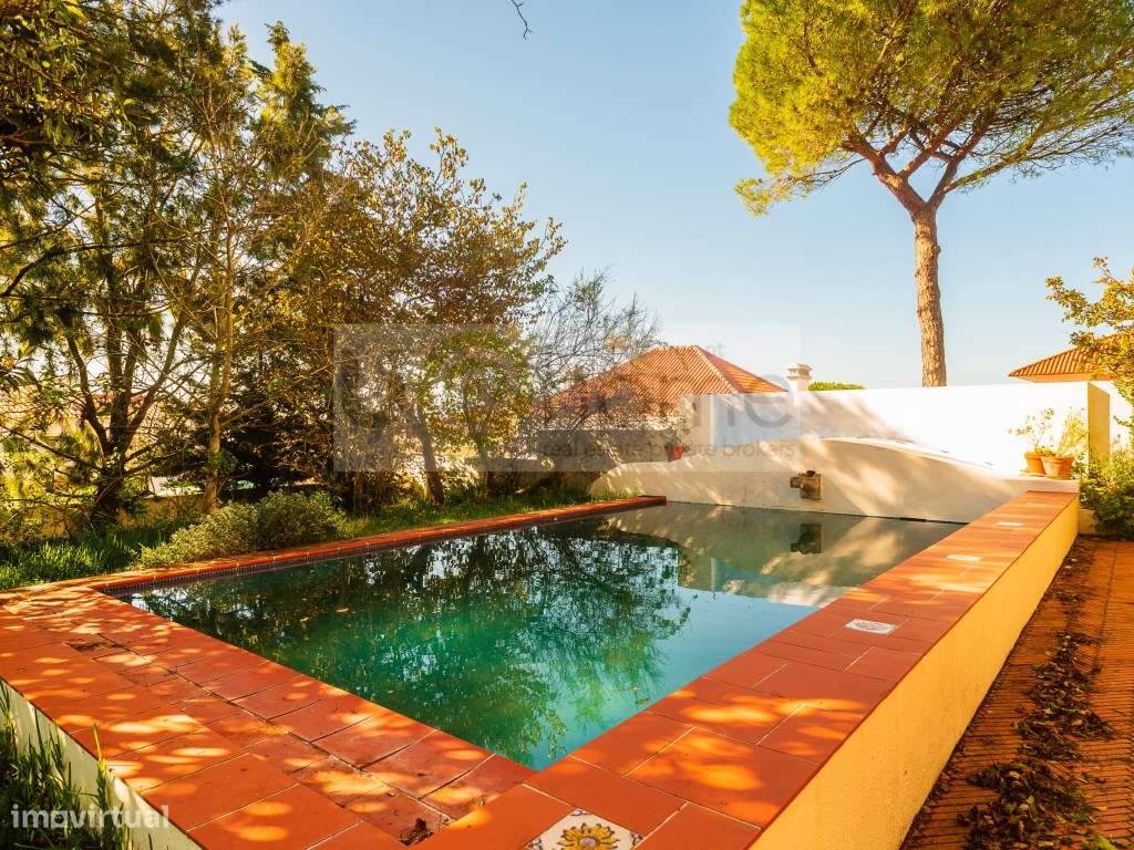 Moradia com piscina e vista mar na Charneca/Cascais-2