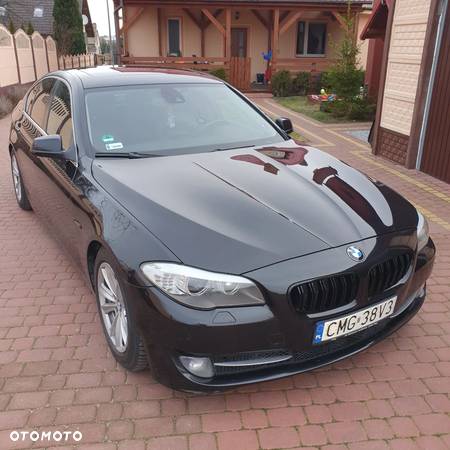 BMW Seria 5 525d - 9