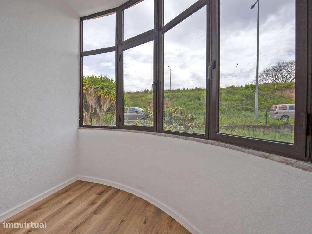 Excelente Apartamento T2 no centro de Santana-23