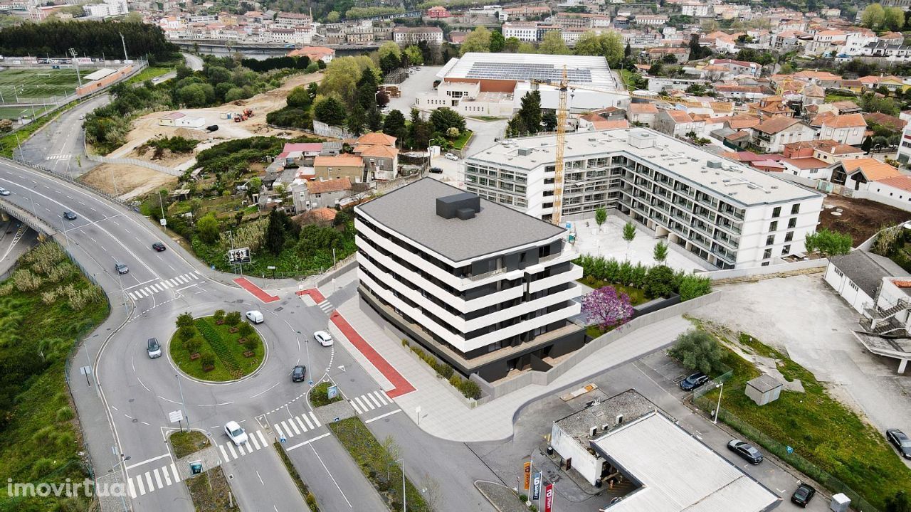 T2, em construção,ultimo. 2 suites, terraço e jardim.Linha rubi -Gaia