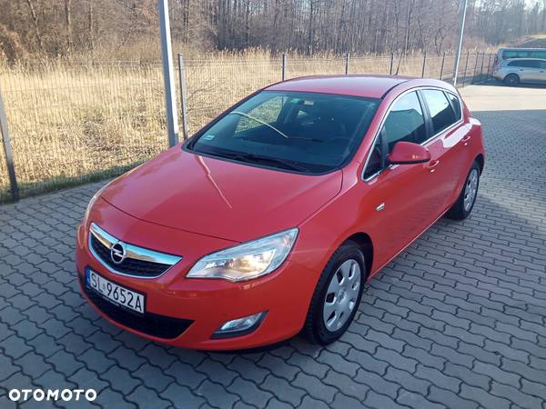 Opel Astra IV 1.4 T Essentia - 1