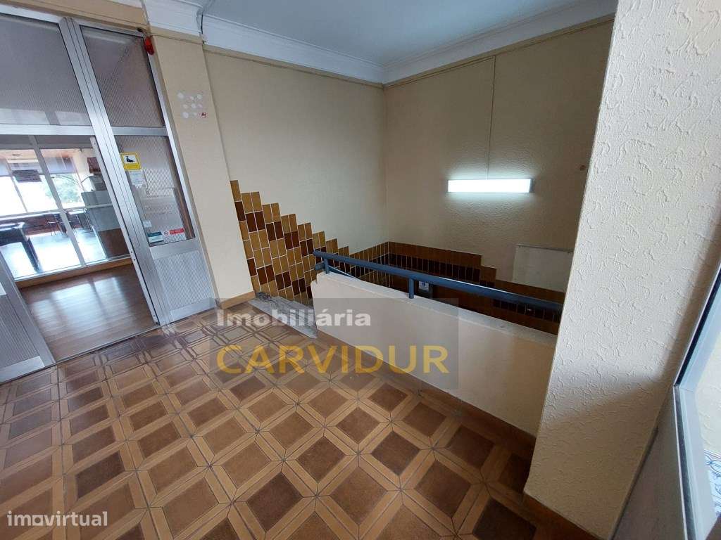 Loja 100m2 qualquer ramo Fontainhas - Grande imagem: 5/21