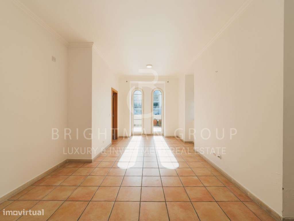 Apartamento T1 no coração do Monte Estoril-1