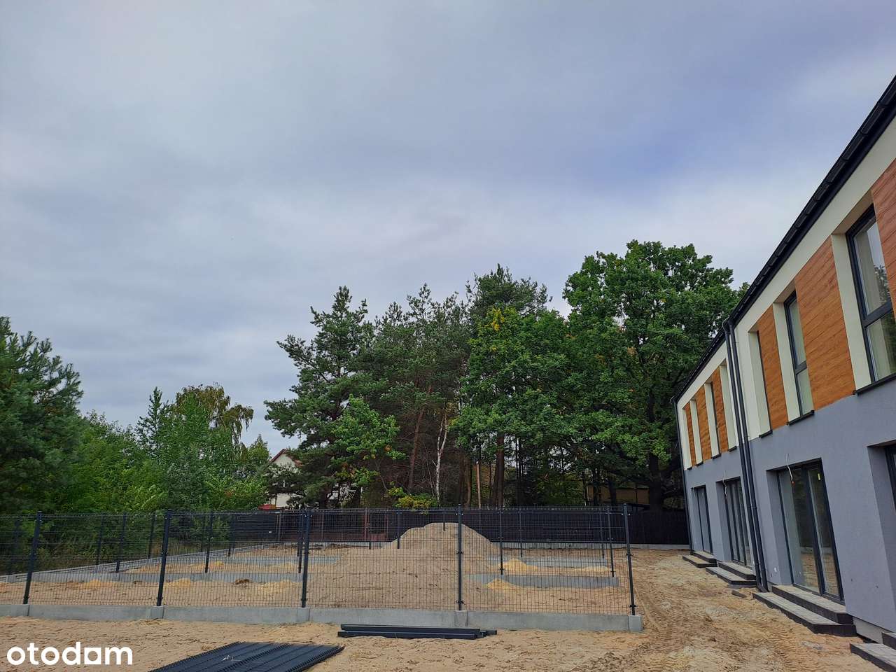 Garaż i 2 miejsca w cenie/ z pozwoleniem na użytkowanie! - Pełny obrazek: 4/17