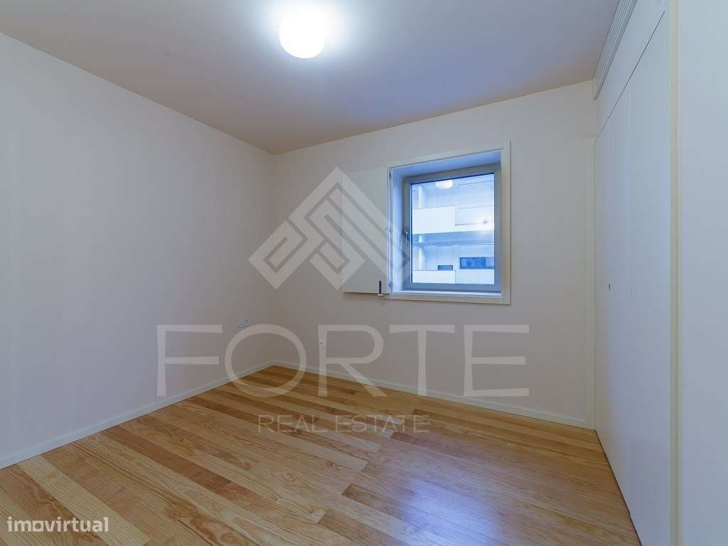 T3 com Piscina em Plena Cidade de São João da Madeira-14